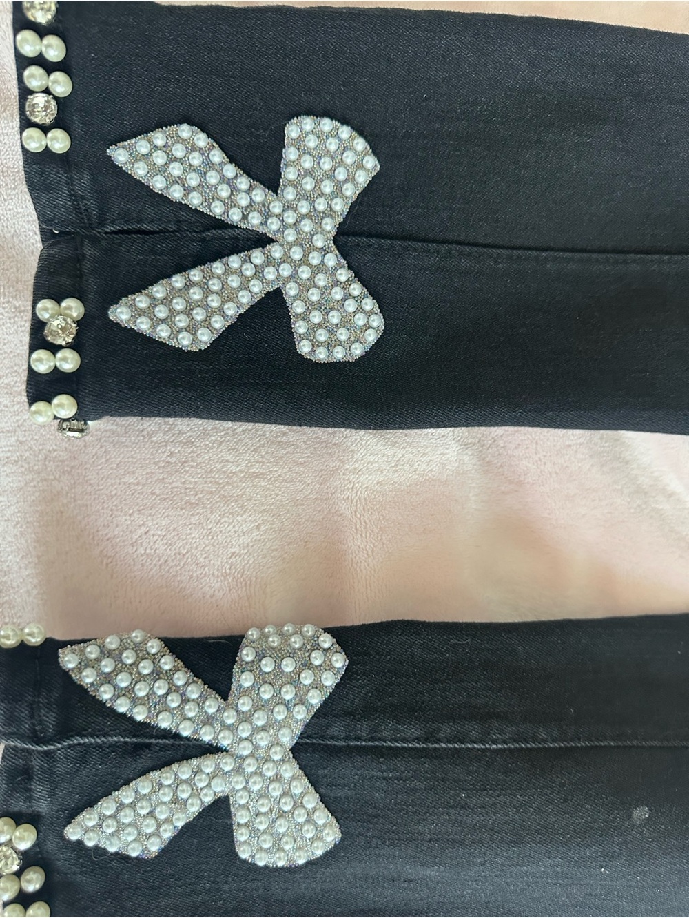 SHEIN Black Cropped Jeans with Pearl & Rhinestone Bow Embellishments